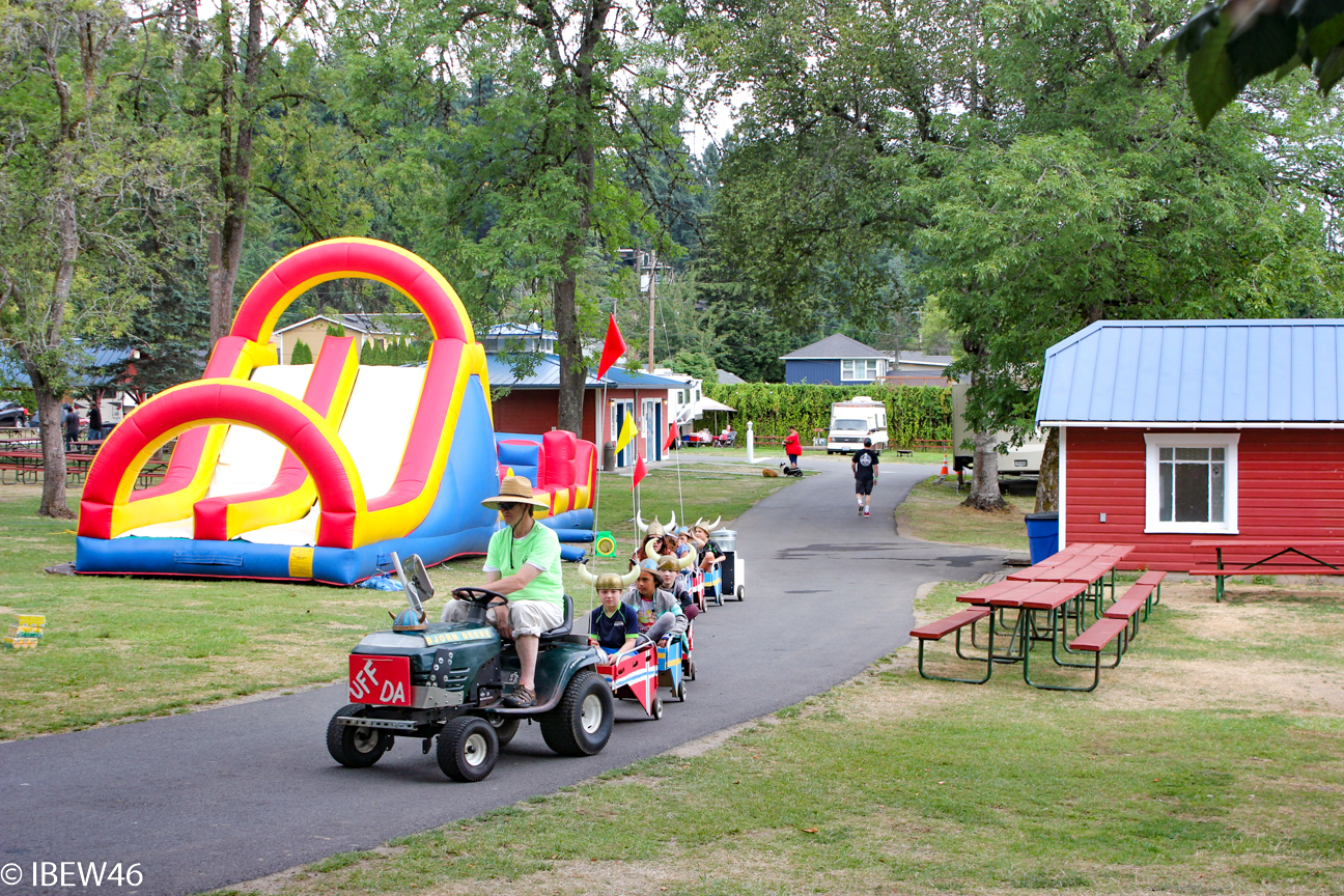 2012_Seattle_Picnic-21.jpg (1)
