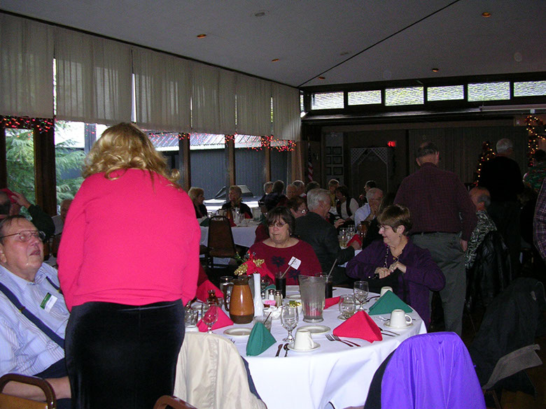 2008Xmas_Retirees_08.jpg