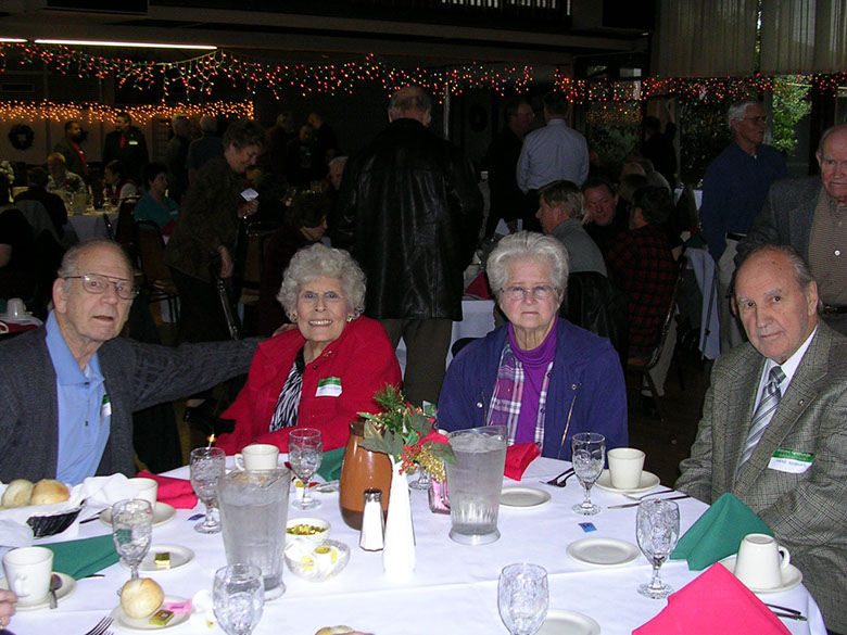 2008Xmas_Retirees_20.jpg