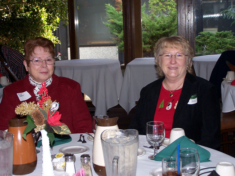 2008XmasRetirees_36.jpg