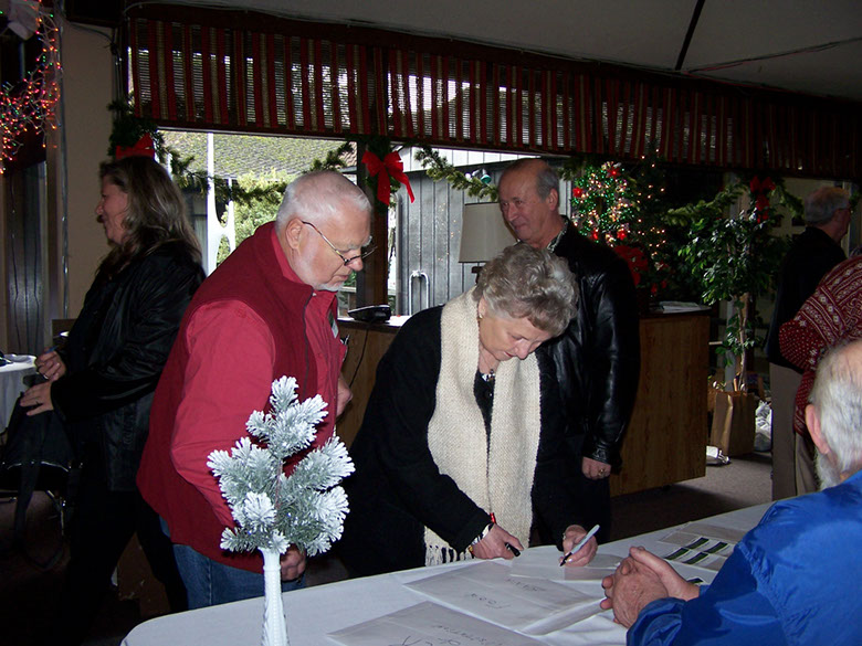 2008XmasRetirees_37.jpg