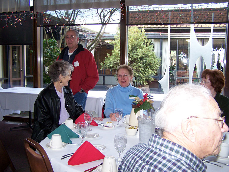 2008XmasRetirees_44.jpg