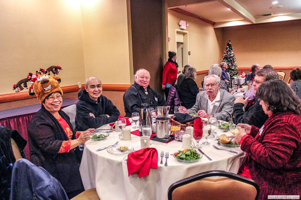 2015_ret_xmas_lunch_5_of_29.jpg